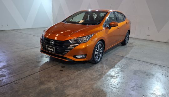 Nissan • Versa