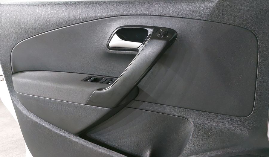 Volkswagen Polo 1.6 COMFORTLINE PLUS Hatchback 2020