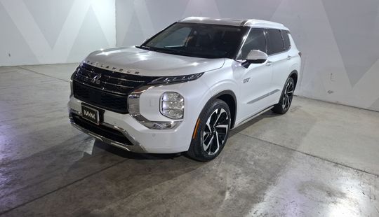Mitsubishi • Outlander