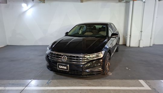 Volkswagen • Jetta