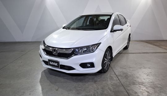 2019 • 67,402 km • Automático
