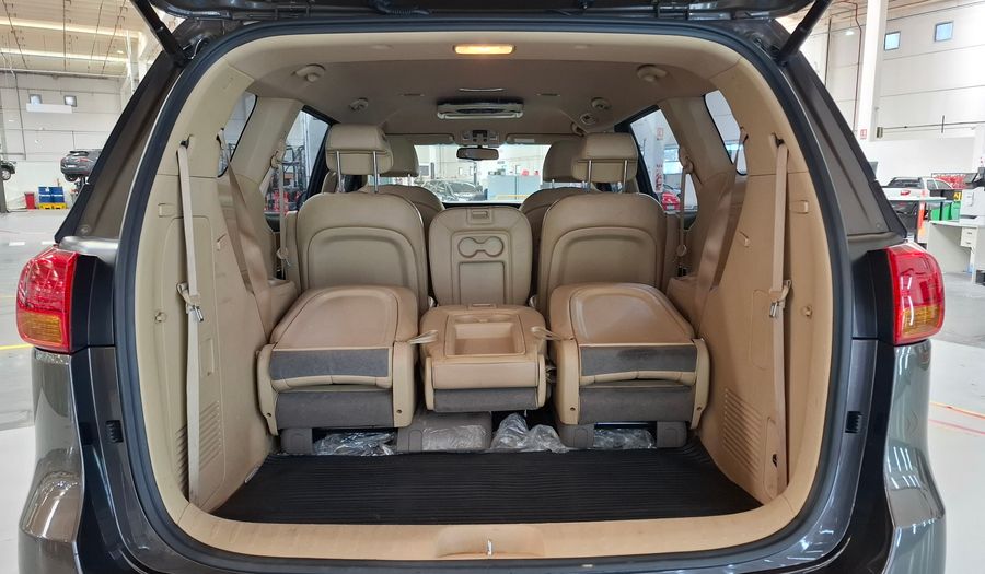 Kia Carnival 2.2 EX FULL AUTO Minivan 2016