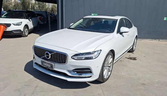 Volvo • S90