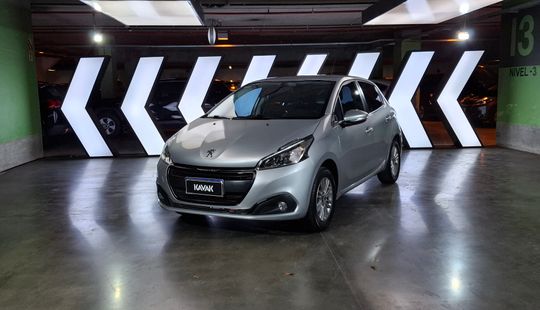 Peugeot • 208