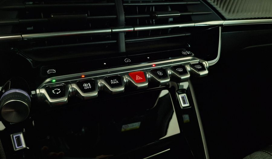 Peugeot 2008 1.2 PURETECH 130 ALLURE Suv 2024