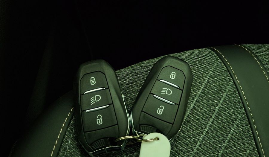 Peugeot 2008 1.2 PURETECH 130 ALLURE Suv 2024