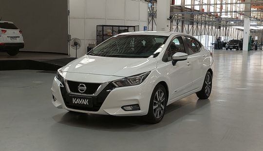Nissan • Versa