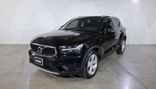 Volvo • XC40