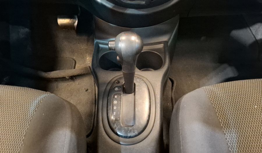 Nissan Versa 1.6 SENSE TA AC Sedan 2012