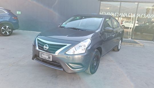 Nissan • Versa