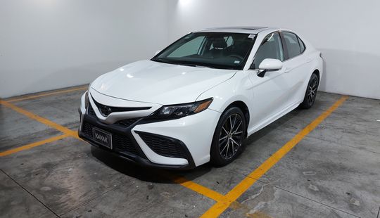 Toyota • Camry