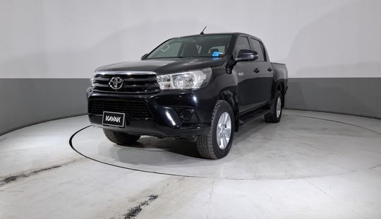 Toyota • Hilux
