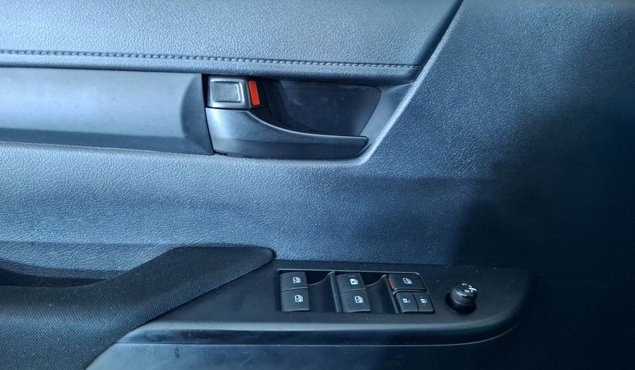 Toyota Hilux 2.7 DOBLE CABINA SR (D-CAB MID) Pickup 2017