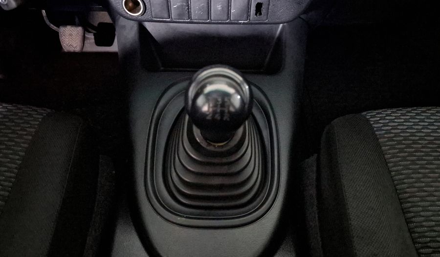 Toyota Hilux 2.7 DOBLE CABINA SR (D-CAB MID) Pickup 2017