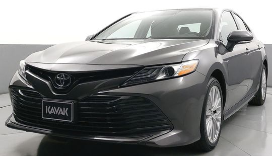 Toyota • Camry