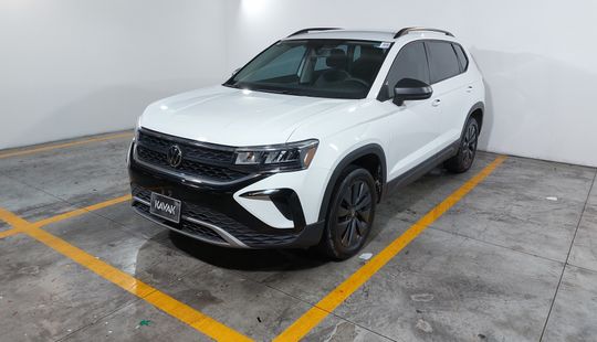 Volkswagen • Taos