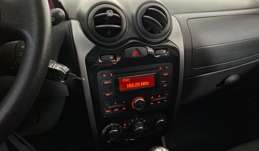 Renault Sandero 1.6 8V AUTHENTIQUE PACK Hatchback 2013