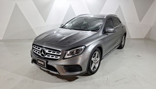 Mercedes Benz • Clase GLA