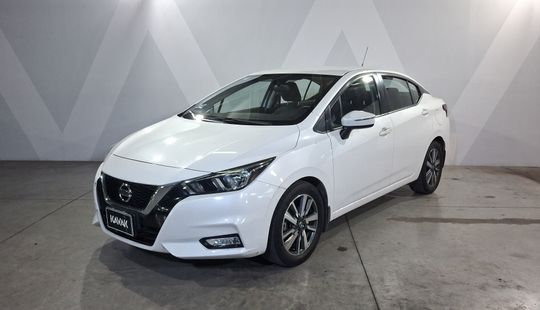 Nissan • Versa