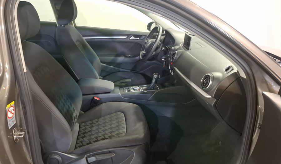 Audi A3 1.4 TFSI AMBIENTE S TRONIC Hatchback 2013
