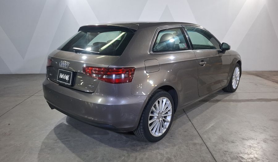 Audi A3 1.4 TFSI AMBIENTE S TRONIC Hatchback 2013