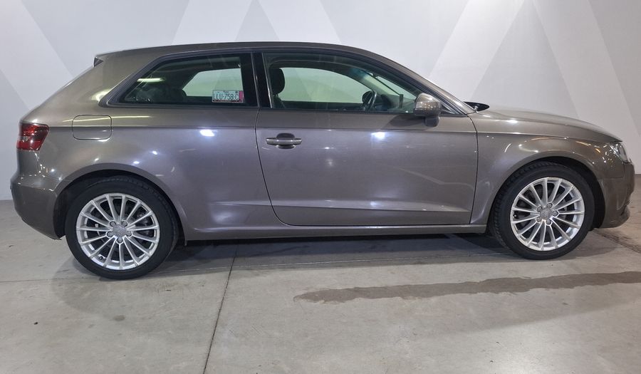 Audi A3 1.4 TFSI AMBIENTE S TRONIC Hatchback 2013