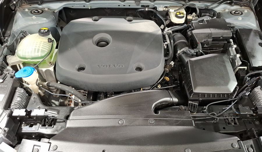 Volvo Xc40 2.0 T5 R-DESIGN AUTO 4WD Suv 2020