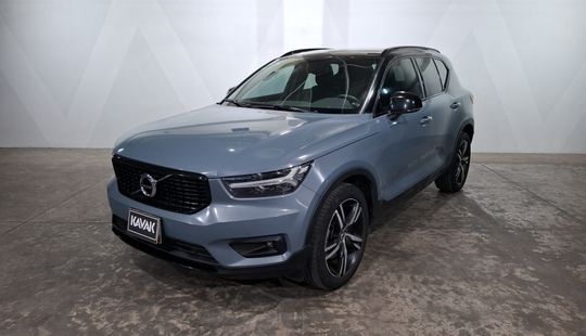 Volvo • XC40