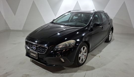 Volvo • V40
