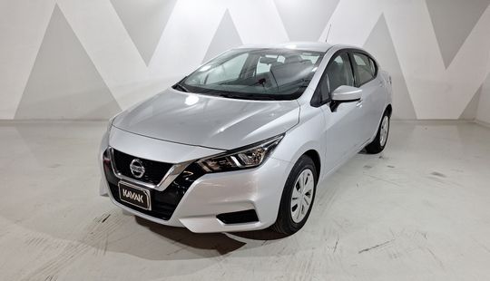 Nissan • Versa