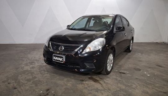 Nissan • Versa