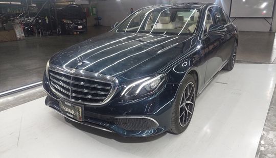 Mercedes Benz • Clase E