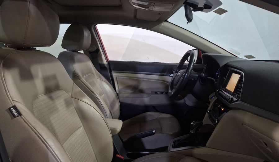 Hyundai Elantra 2.0 LIMITED TECH NAVI AT Sedan 2017