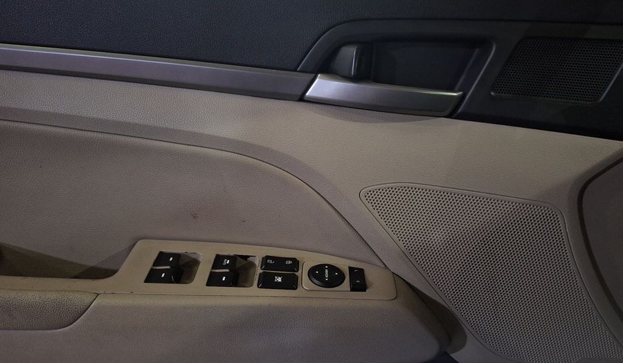 Hyundai Elantra 2.0 LIMITED TECH NAVI AT Sedan 2017