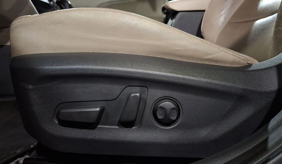 Hyundai Elantra 2.0 LIMITED TECH NAVI AT Sedan 2017