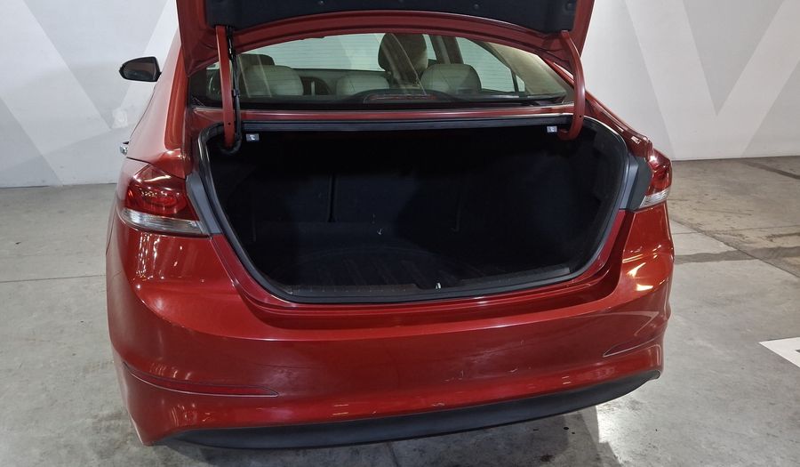 Hyundai Elantra 2.0 LIMITED TECH NAVI AT Sedan 2017