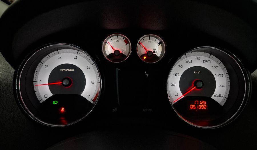 Peugeot 408 2.0 16V ALLURE+ Sedan 2015