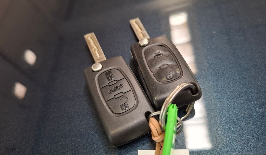 Peugeot 408 2.0 16V ALLURE+ Sedan 2015
