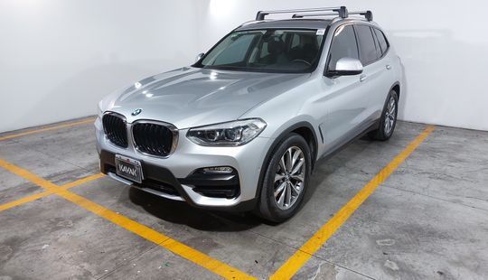 2019 • 66,102 km • Automático