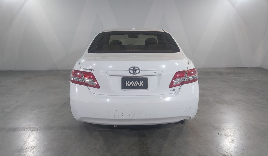 Toyota Camry 2.5L LE 6AT Sedan 2010