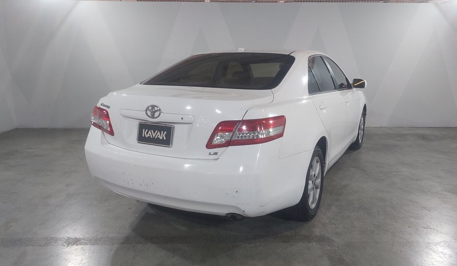 Toyota Camry 2.5L LE 6AT Sedan 2010