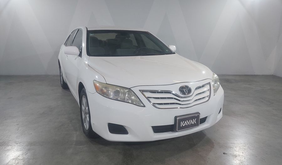 Toyota Camry 2.5L LE 6AT Sedan 2010
