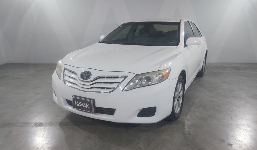 Toyota Camry 2.5L LE 6AT Sedan 2010