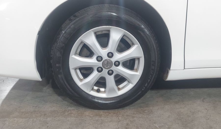 Toyota Camry 2.5L LE 6AT Sedan 2010