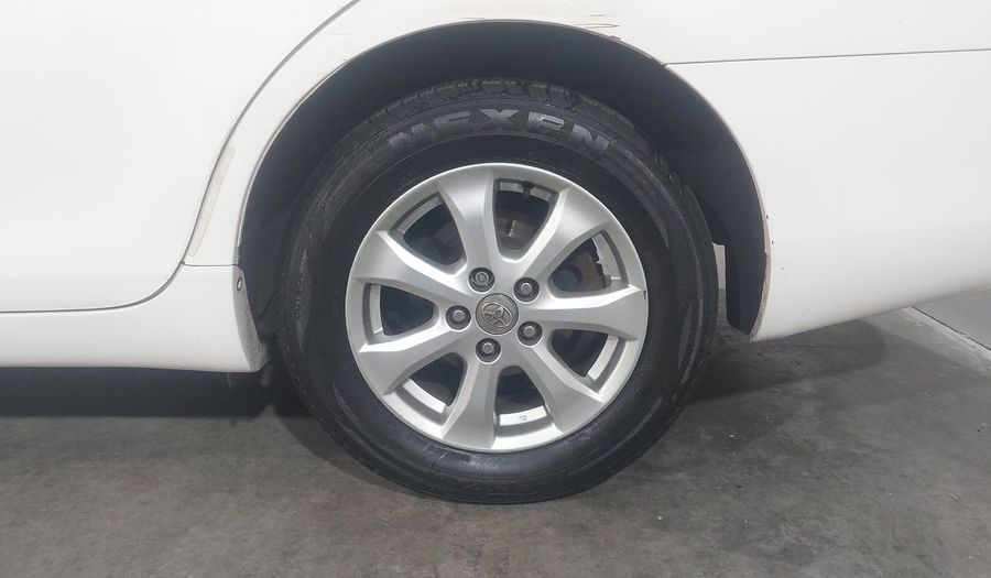 Toyota Camry 2.5L LE 6AT Sedan 2010