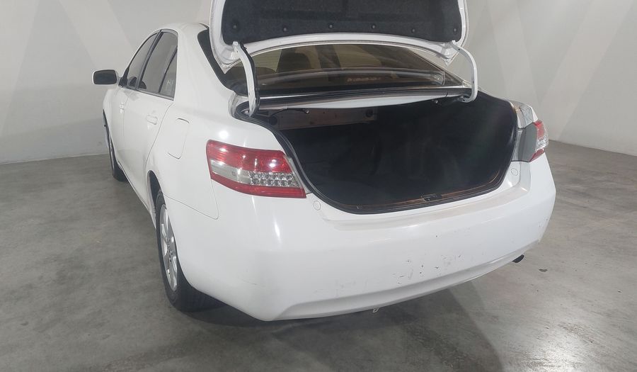 Toyota Camry 2.5L LE 6AT Sedan 2010