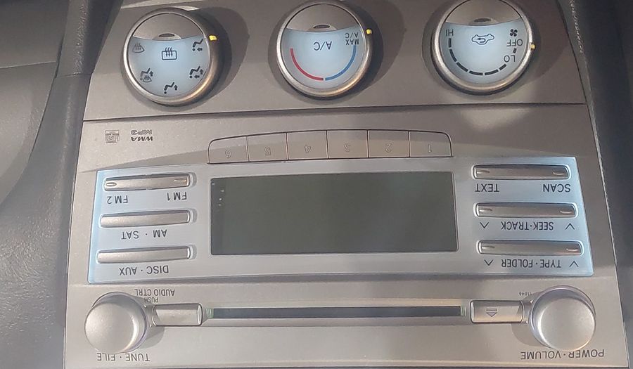 Toyota Camry 2.5L LE 6AT Sedan 2010