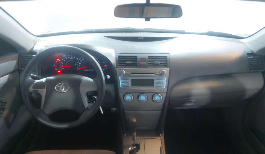 Toyota Camry 2.5L LE 6AT Sedan 2010