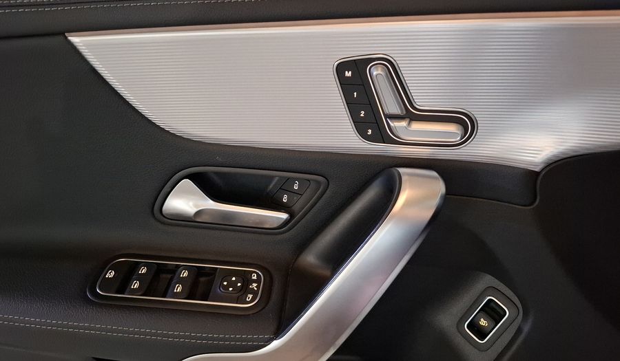 Mercedes Benz Clase Cla 1.3 CLA 200 PROGRESSIVE DCT Coupe 2021