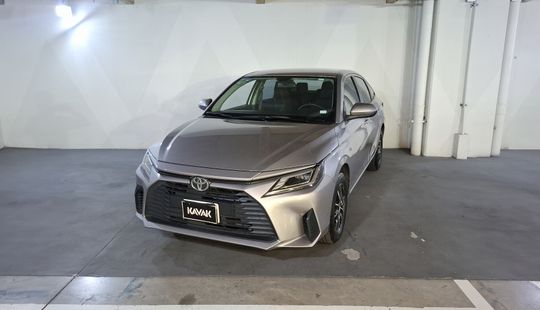 Toyota • Yaris